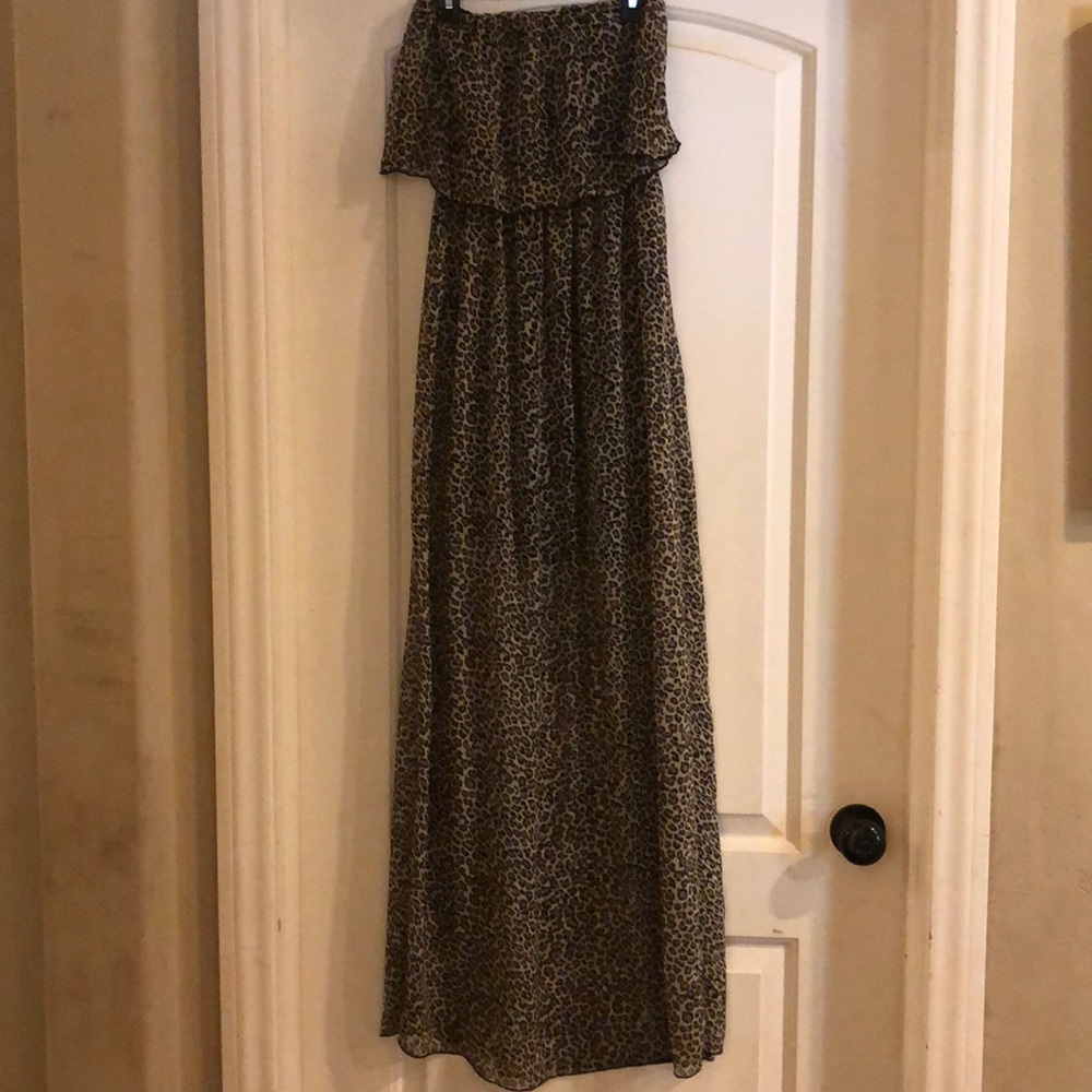 Leopard print strapless dress